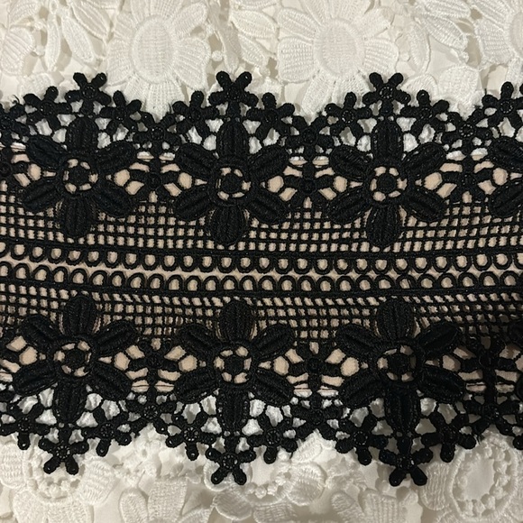 Anthropologie Shani White Lace Dress W/ Black Lace Accents Size - 6 - Picture 10 of 10